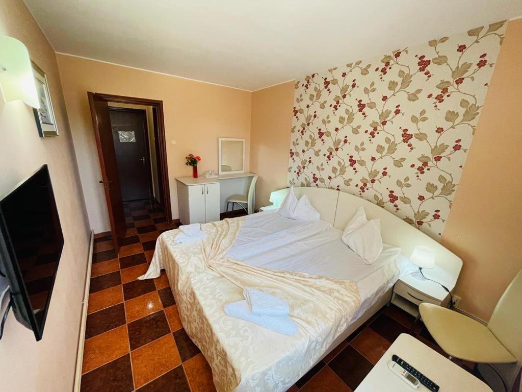 Hotel Turist Neptun Bagian luar foto