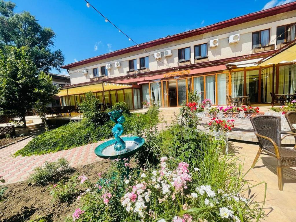 Hotel Turist Neptun Bagian luar foto