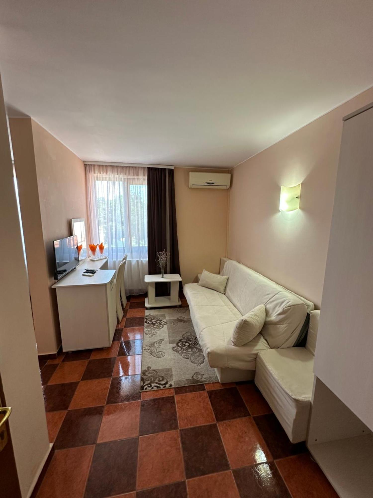 Hotel Turist Neptun Bagian luar foto